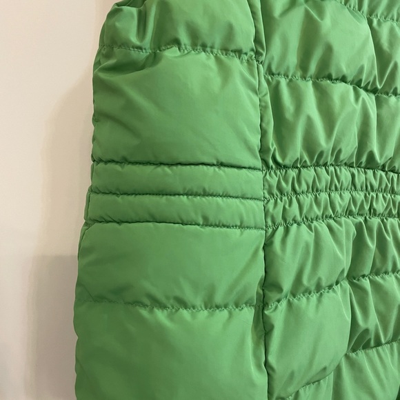 Green Tea puffer vest with removable faux fur hood. - Picture 6 of 10